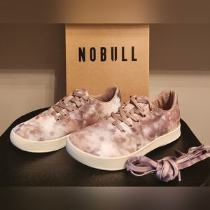NOBULL  Canvas Trainer Sz 6